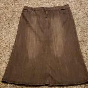 Plus denim skirt